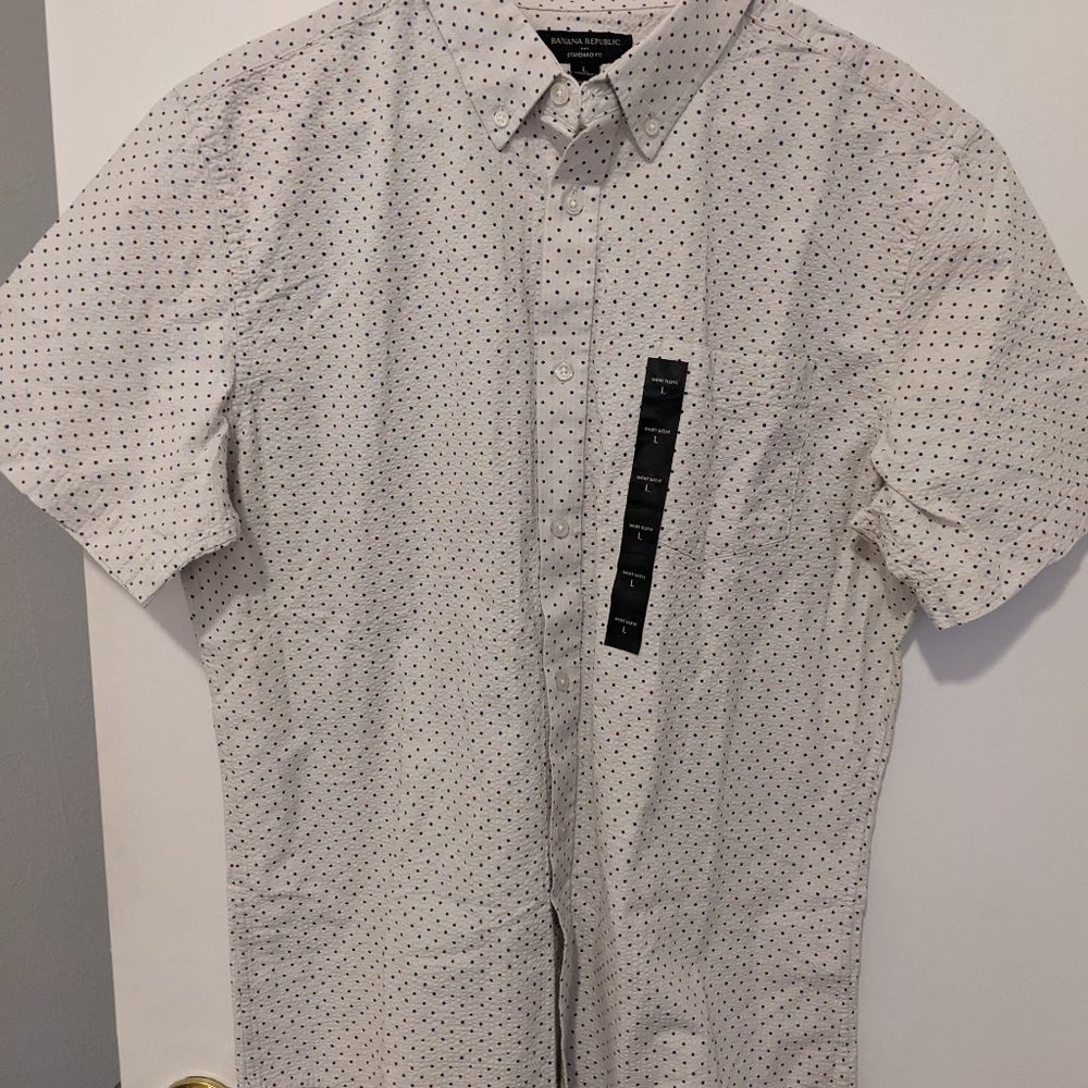 Men's shirt sleeve button down shirt